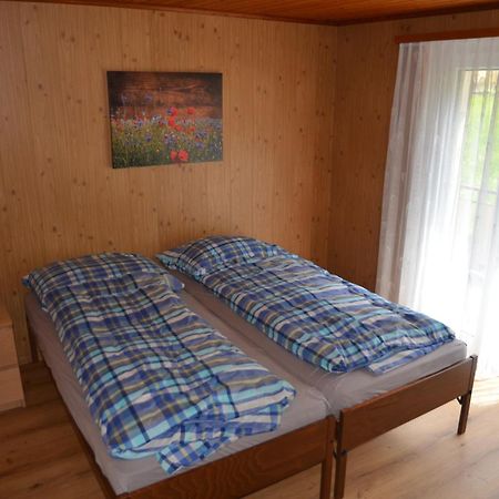 Grosse, Schoene Wohnung Im Gruenen Brig Bagian luar foto