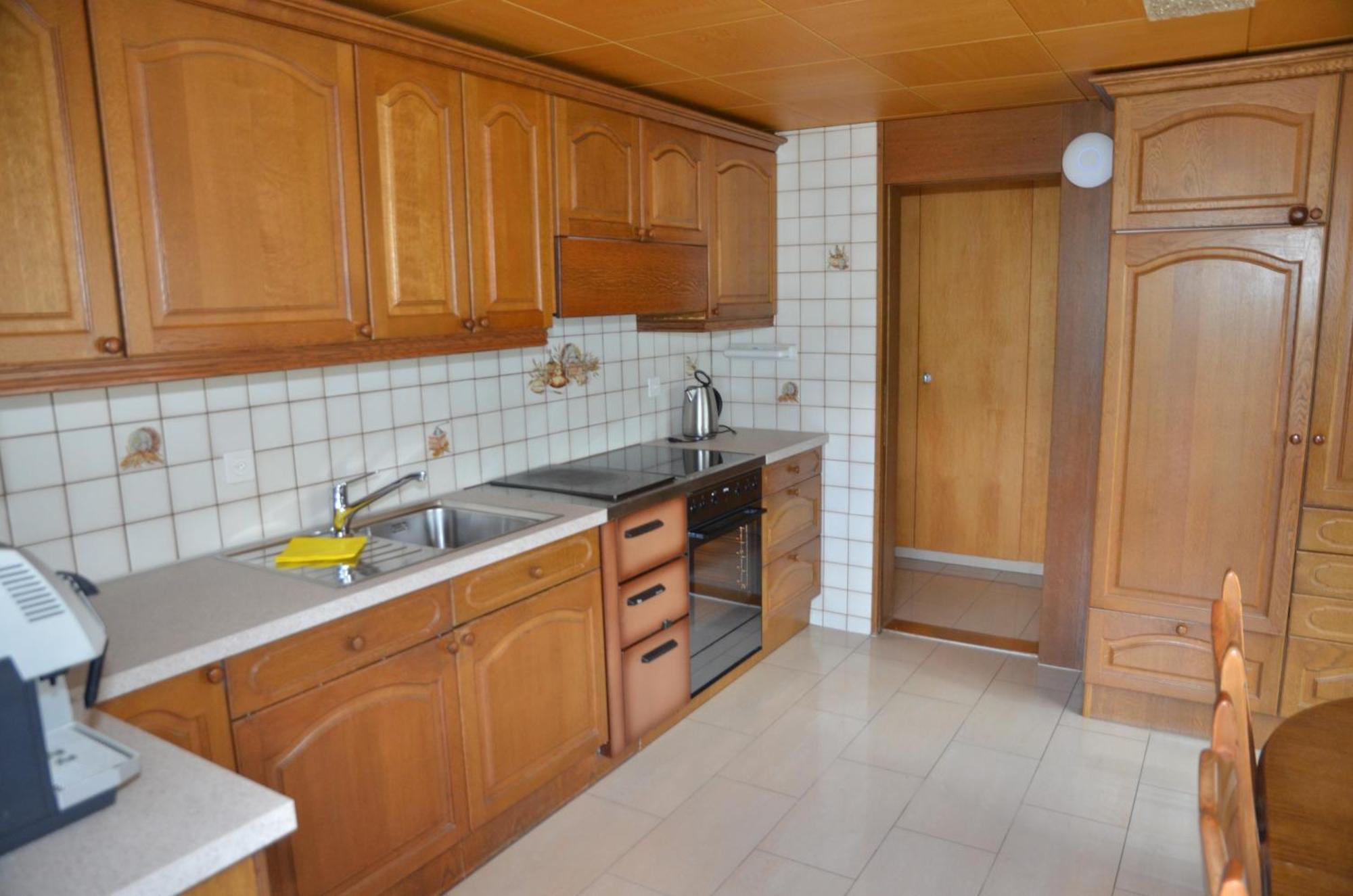 Grosse, Schoene Wohnung Im Gruenen Brig Bagian luar foto